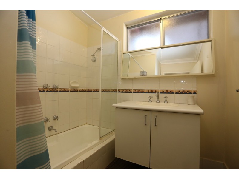 27B Bunderra Close, Karawara WA 6152