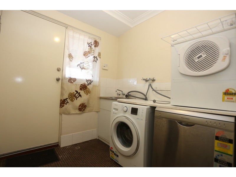 27B Bunderra Close, Karawara WA 6152