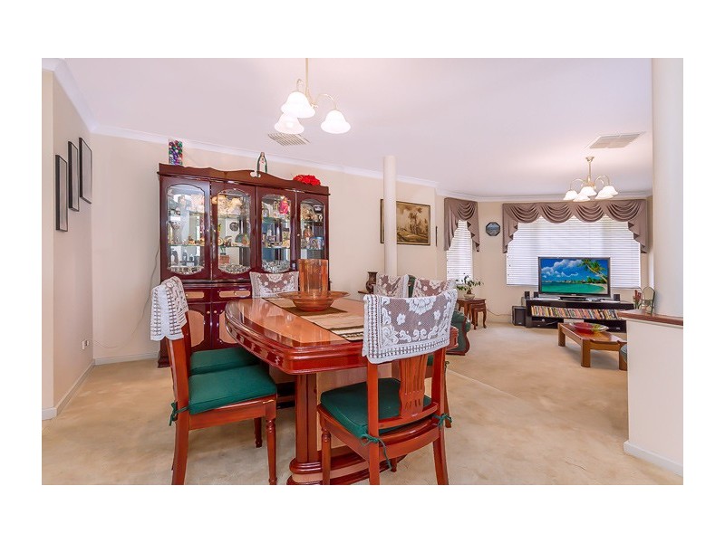 12 Silvereye Close, East Cannington WA 6107
