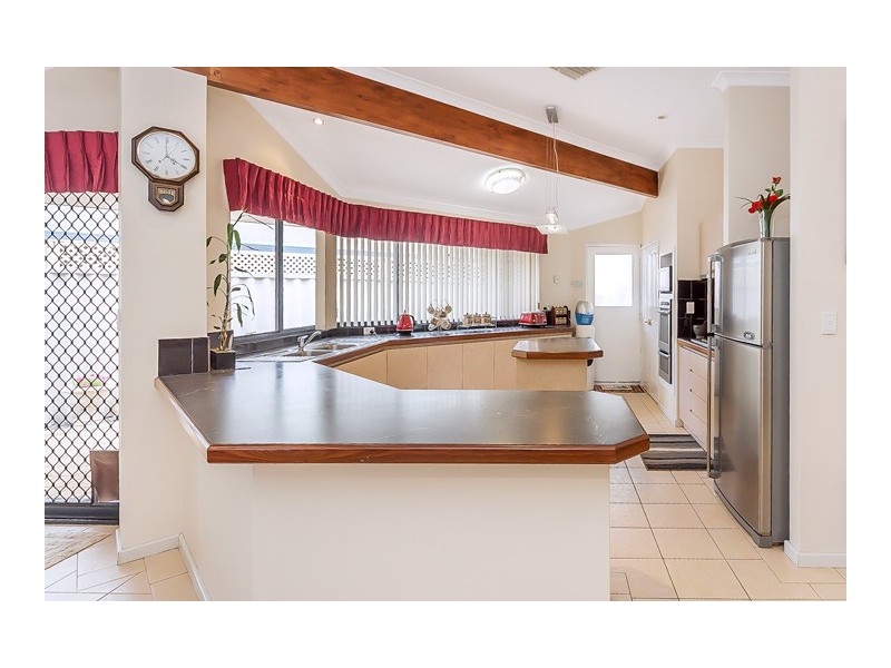 12 Silvereye Close, East Cannington WA 6107