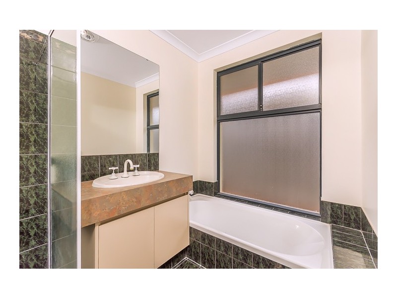 12 Silvereye Close, East Cannington WA 6107