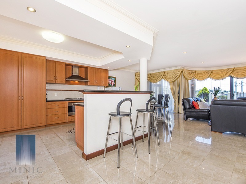 1/168 Melville Parade, Como WA 6152