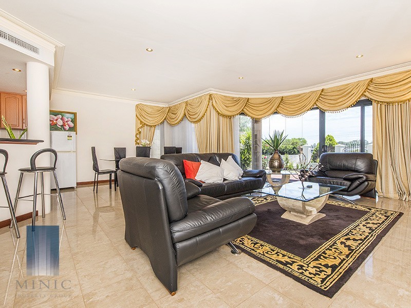 1/168 Melville Parade, Como WA 6152