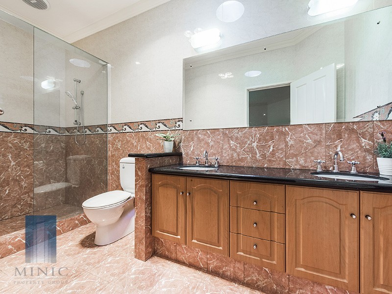 1/168 Melville Parade, Como WA 6152