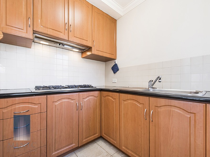 1/168 Melville Parade, Como WA 6152