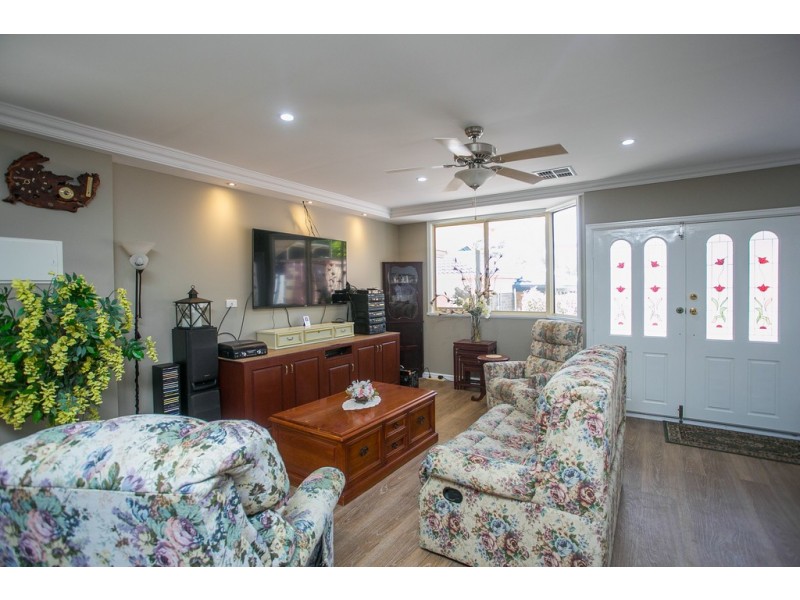 207 Kalamunda Road, Maida Vale WA 6057