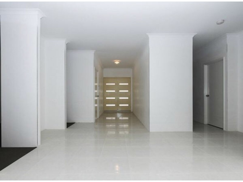 100 Fennell Crescent, Wattle Grove WA 6107