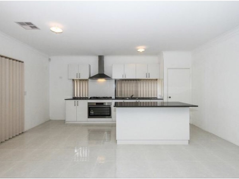 100 Fennell Crescent, Wattle Grove WA 6107