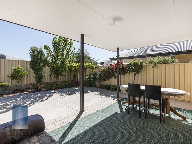 100 Fennell Crescent, Wattle Grove WA 6107