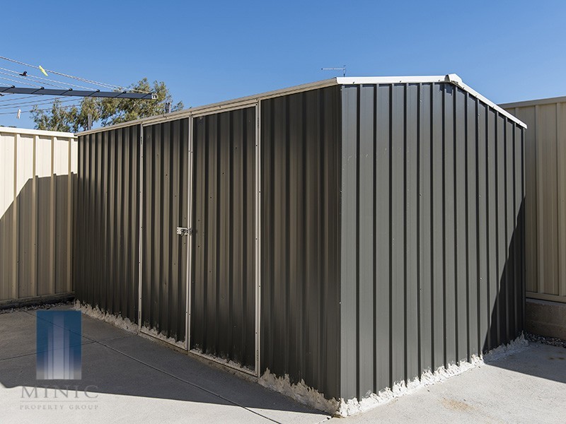 100 Fennell Crescent, Wattle Grove WA 6107