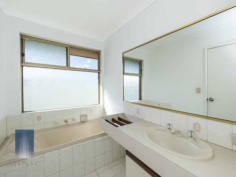 8 Prescott Drive, Murdoch WA 6150