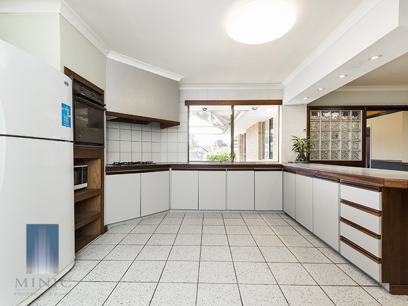 242 High Road, Riverton WA 6148