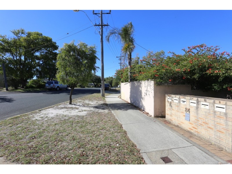 2/84 Clydesdale Street, Como WA 6152