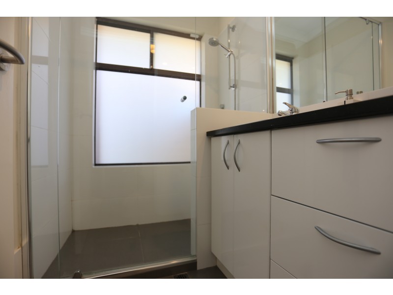 2/84 Clydesdale Street, Como WA 6152