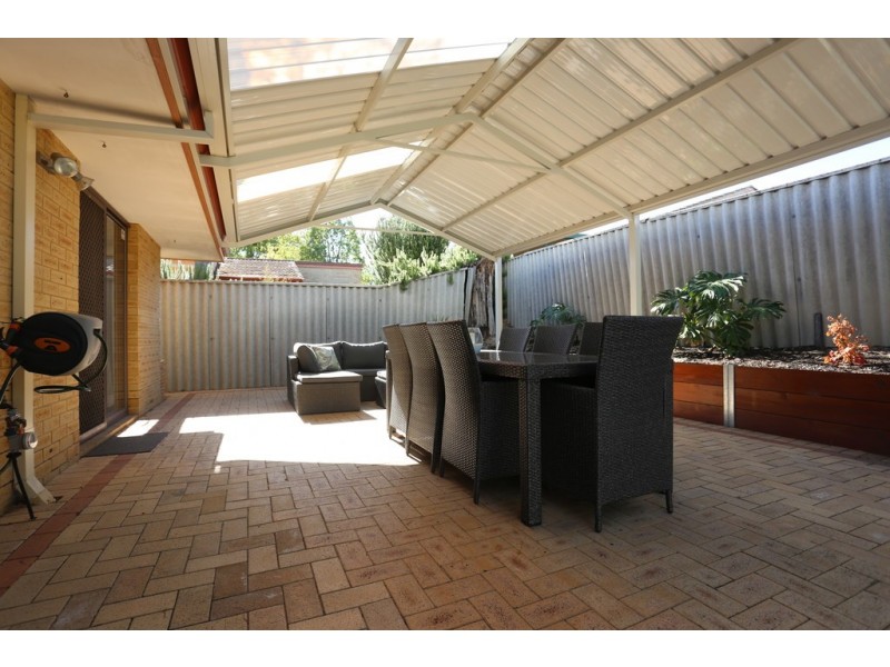 2/84 Clydesdale Street, Como WA 6152