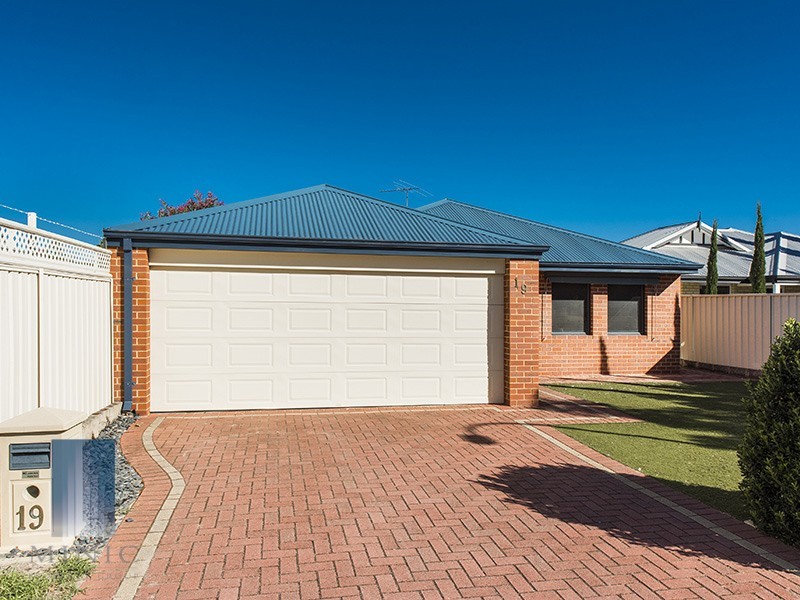 19 Dulwich Street, Beckenham WA 6107