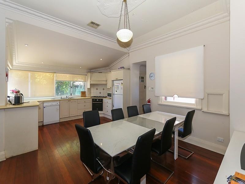 156 Melville Parade, Como WA 6152