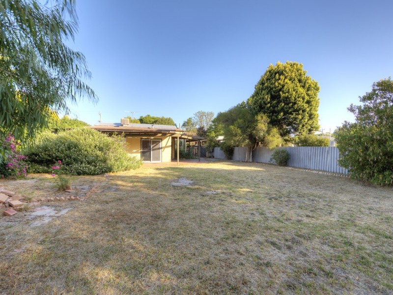 9 Bowden Place, Armadale WA 6112