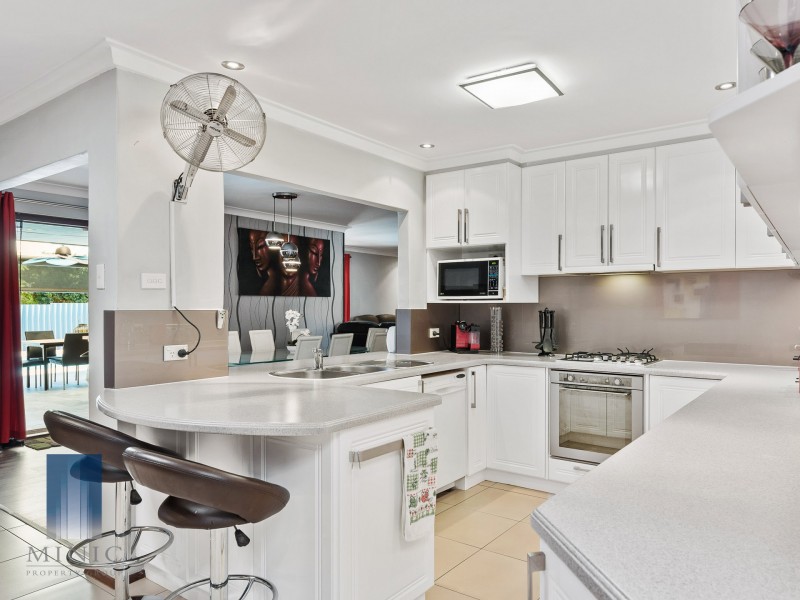 25 Winchester Way, Leeming WA 6149