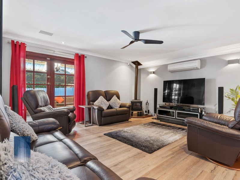 25 Winchester Way, Leeming WA 6149