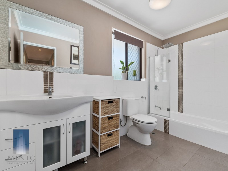25 Winchester Way, Leeming WA 6149