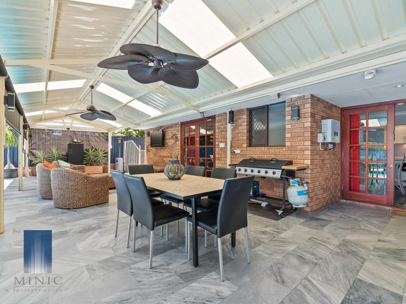 25 Winchester Way, Leeming WA 6149