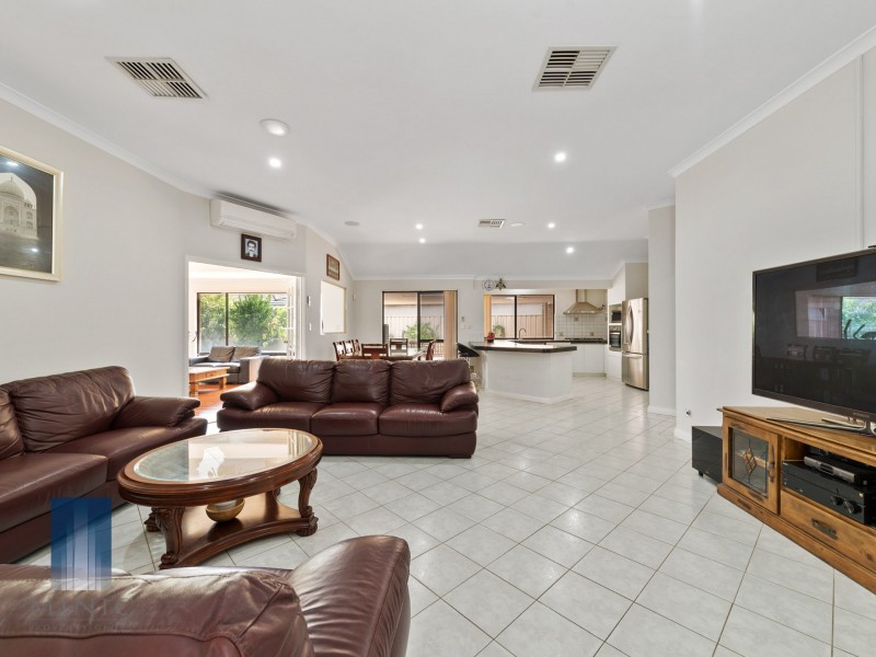 15 Orkney Crescent, Canning Vale WA 6155