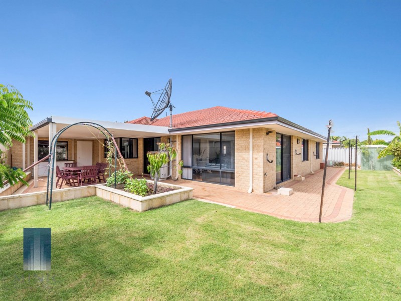 15 Orkney Crescent, Canning Vale WA 6155