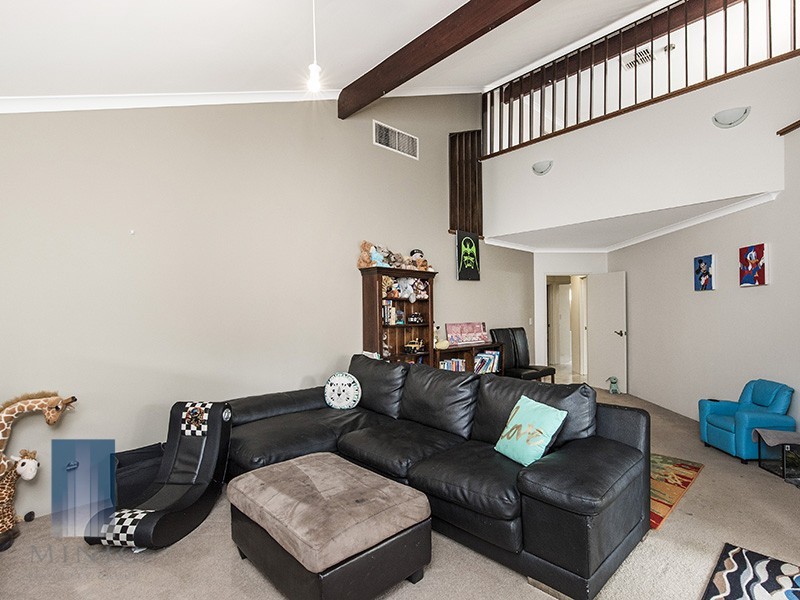 4 Burtonia Place, Canning Vale WA 6155
