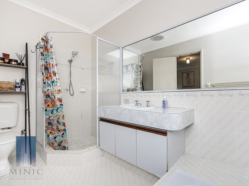 4 Burtonia Place, Canning Vale WA 6155