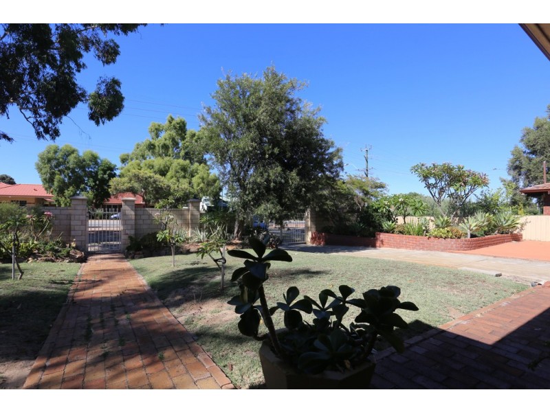 106 Hale Road, Forrestfield WA 6058