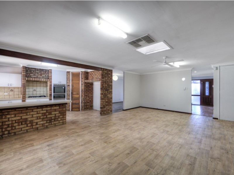 11 Bamlett Street, Mount Nasura WA 6112