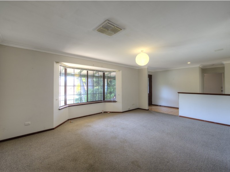 11 Bamlett Street, Mount Nasura WA 6112