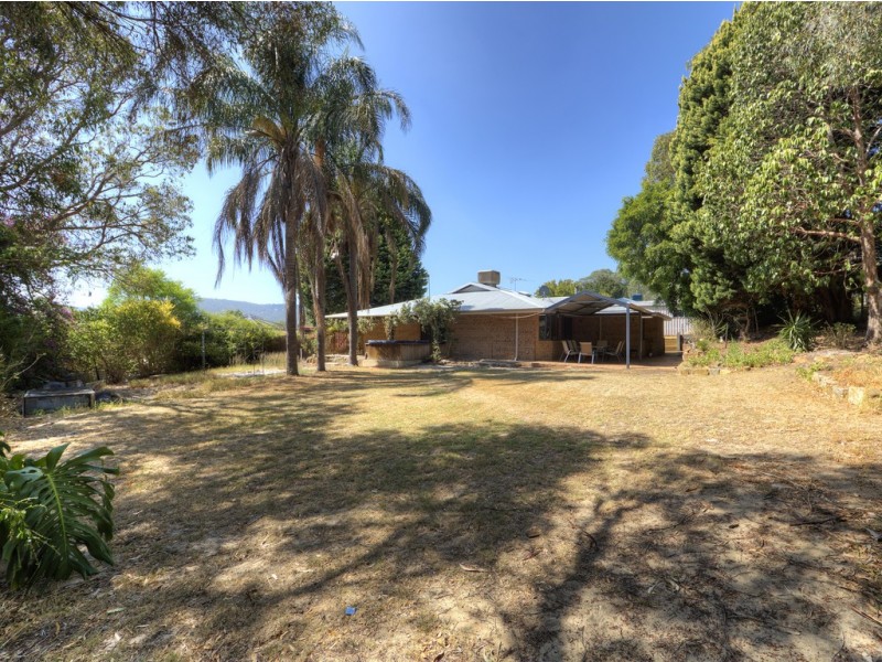 11 Bamlett Street, Mount Nasura WA 6112