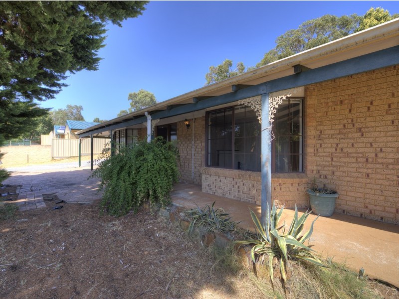 11 Bamlett Street, Mount Nasura WA 6112