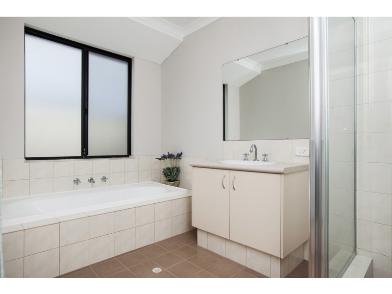 4 Formby Road, Meadow Springs WA 6210