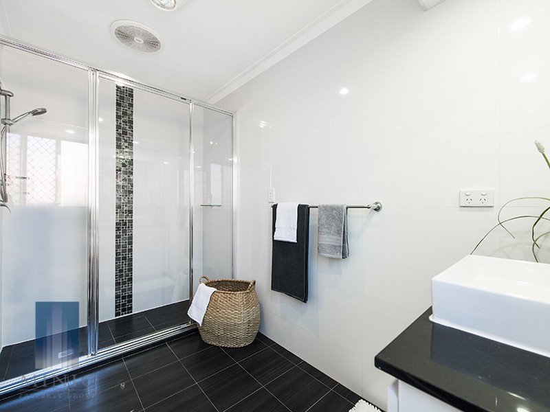 411 High Road, Parkwood WA 6147