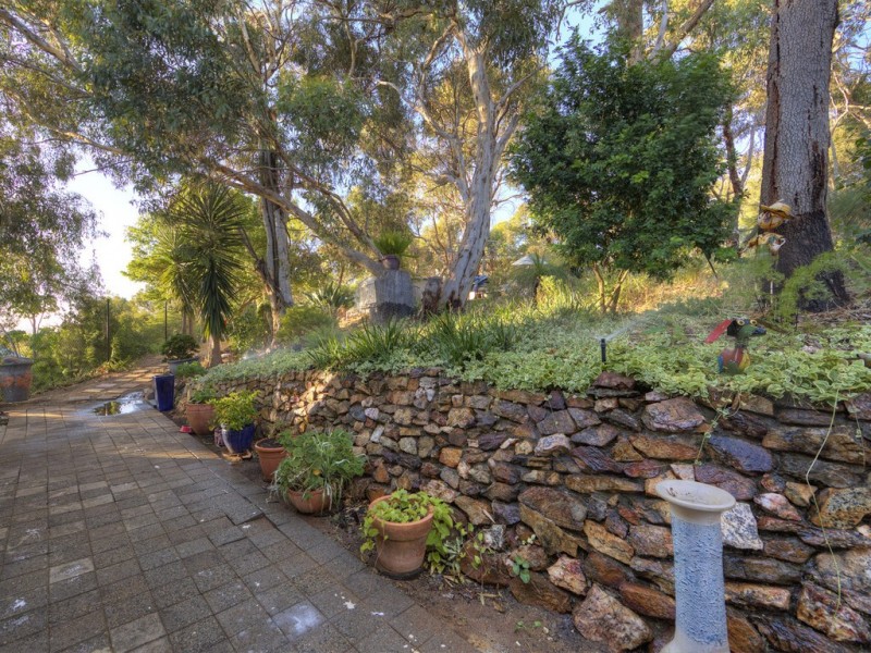 24 Bedfordale Hill Road, Mount Richon WA 6112