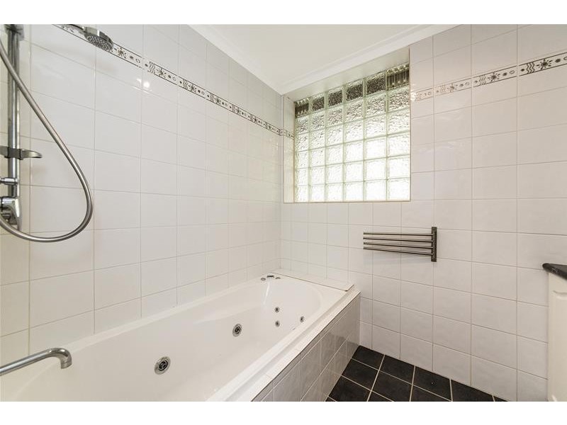 9 Oscar Street, Armadale WA 6112