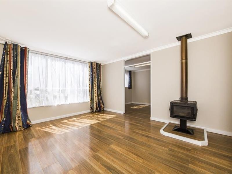 9 Oscar Street, Armadale WA 6112