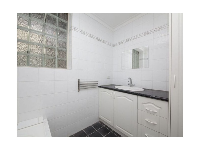 9 Oscar Street, Armadale WA 6112