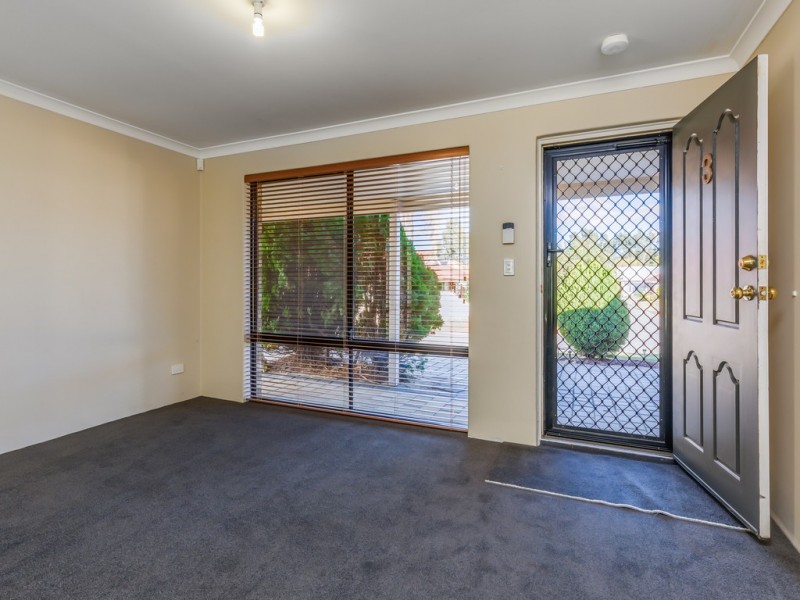3 Belaring Place, Kenwick WA 6107