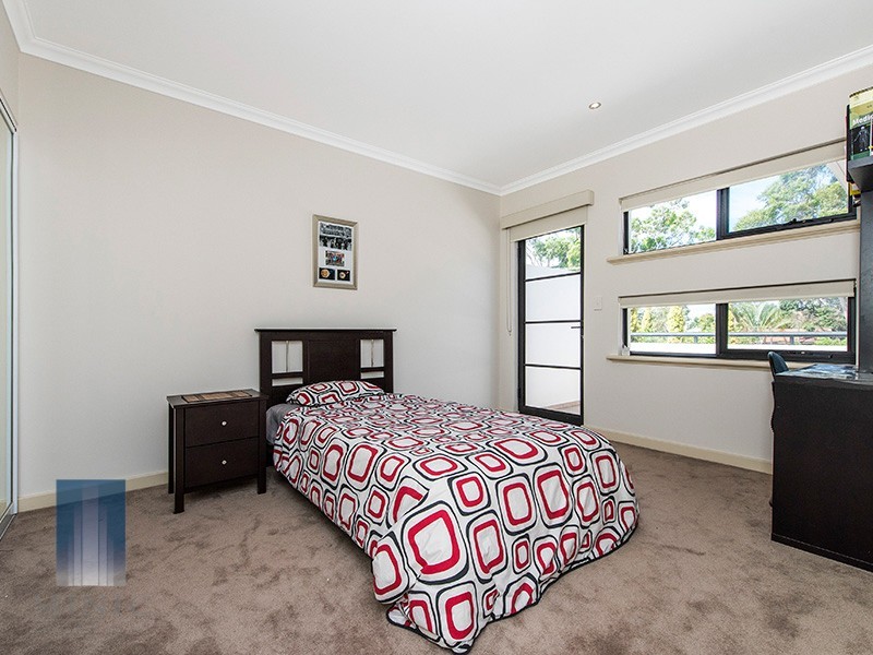 171B Riseley Street, Booragoon WA 6154