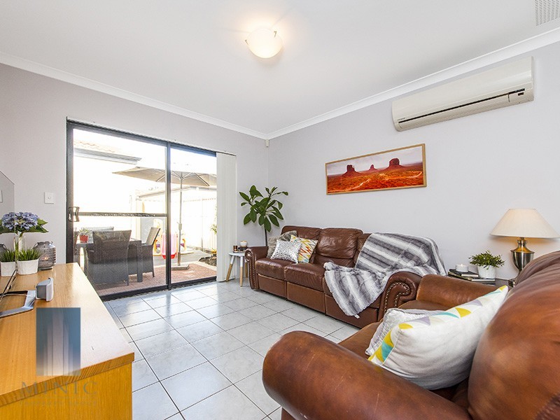 14/8 Toledo Close, Cannington WA 6107