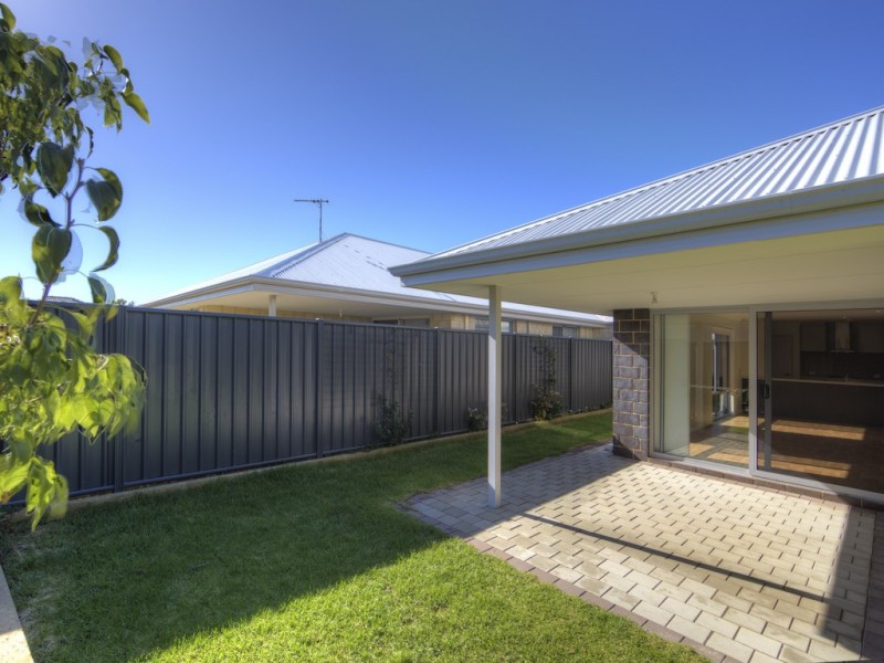 25 Calvert Loop, Hilbert WA 6112