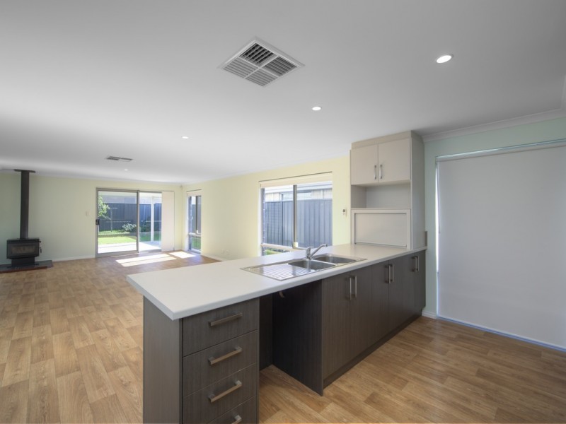 25 Calvert Loop, Hilbert WA 6112