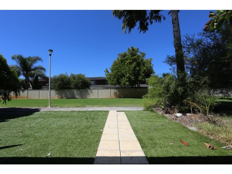 14 Boona Court, Karawara WA 6152