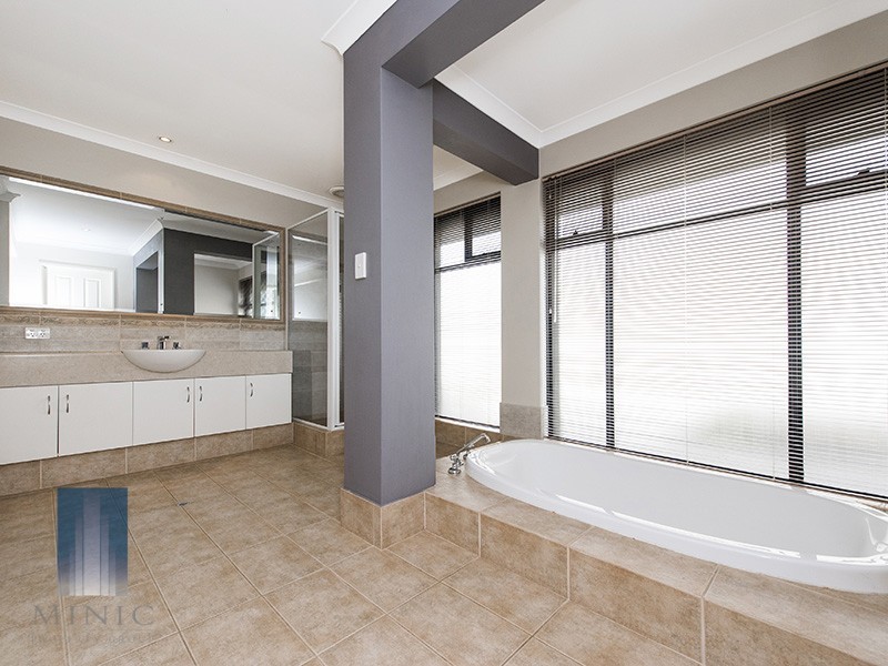 58 Hawkevale Road, High Wycombe WA 6057