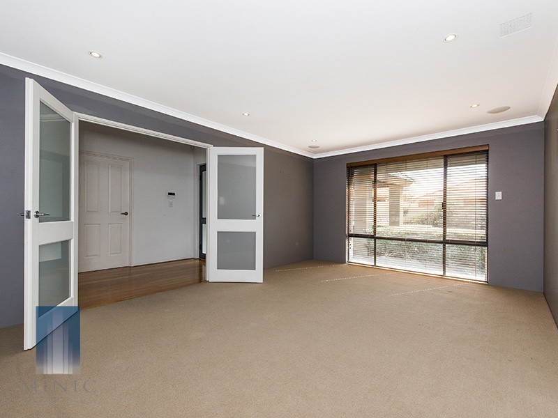 58 Hawkevale Road, High Wycombe WA 6057