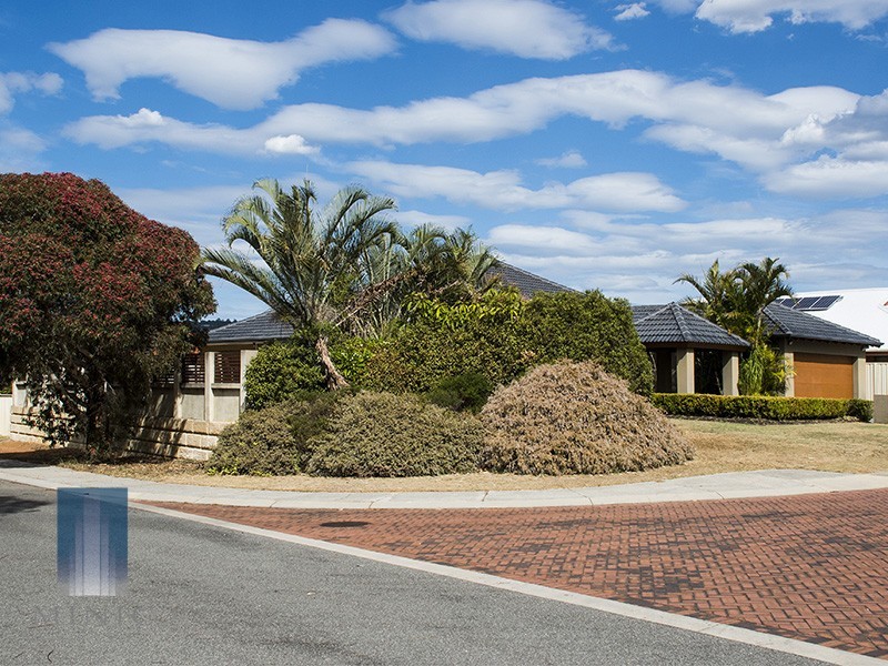 58 Hawkevale Road, High Wycombe WA 6057